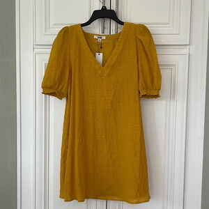 BB DAKOTA by Steve Madden Muni golden Yellow mini Dress size M
NWT